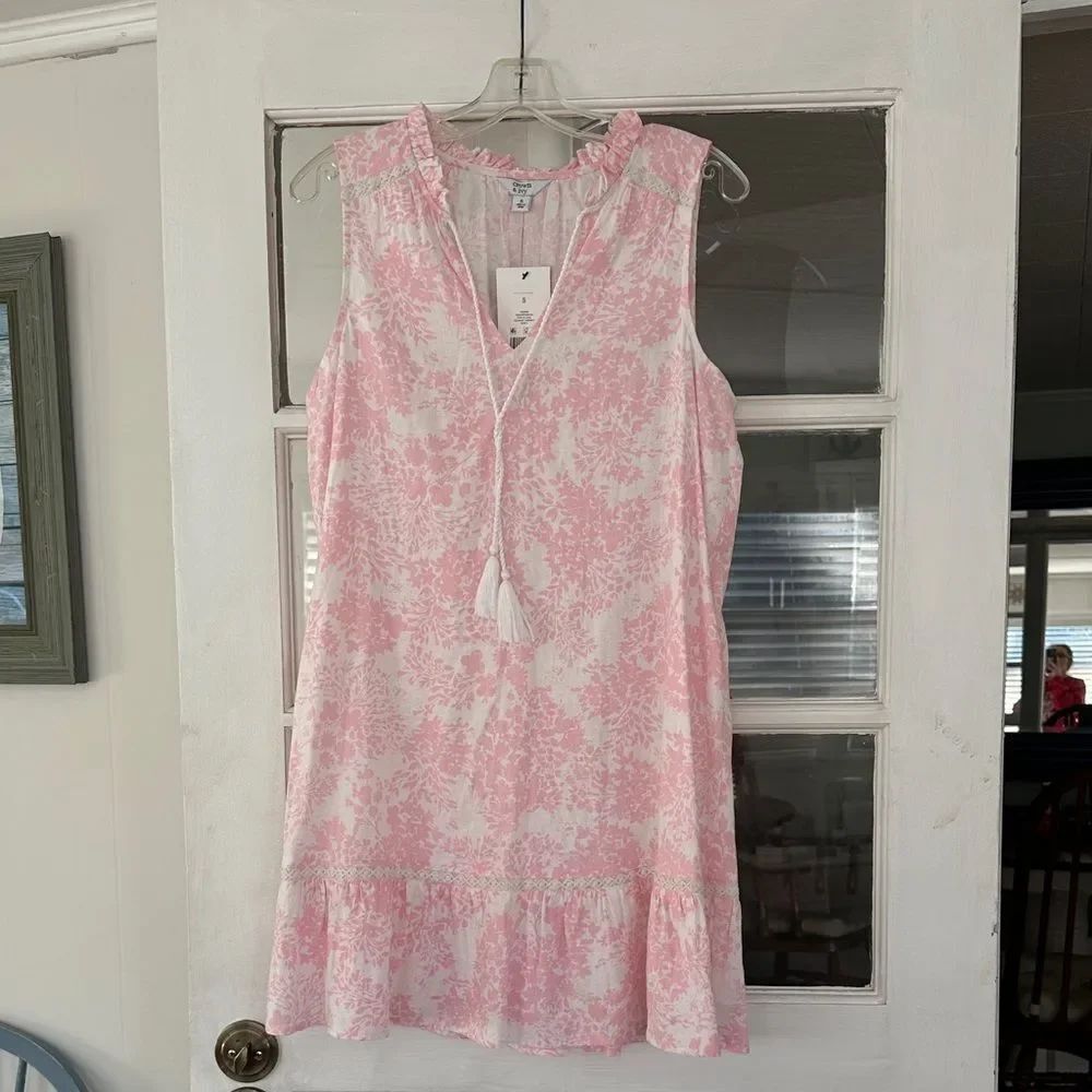NWT Crown & Ivy Pink Floral Peasant Dress size small